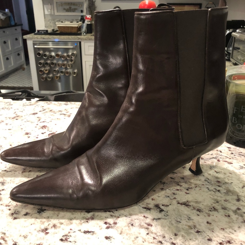 Manolo Blahnik kitten heel 39 brown boots